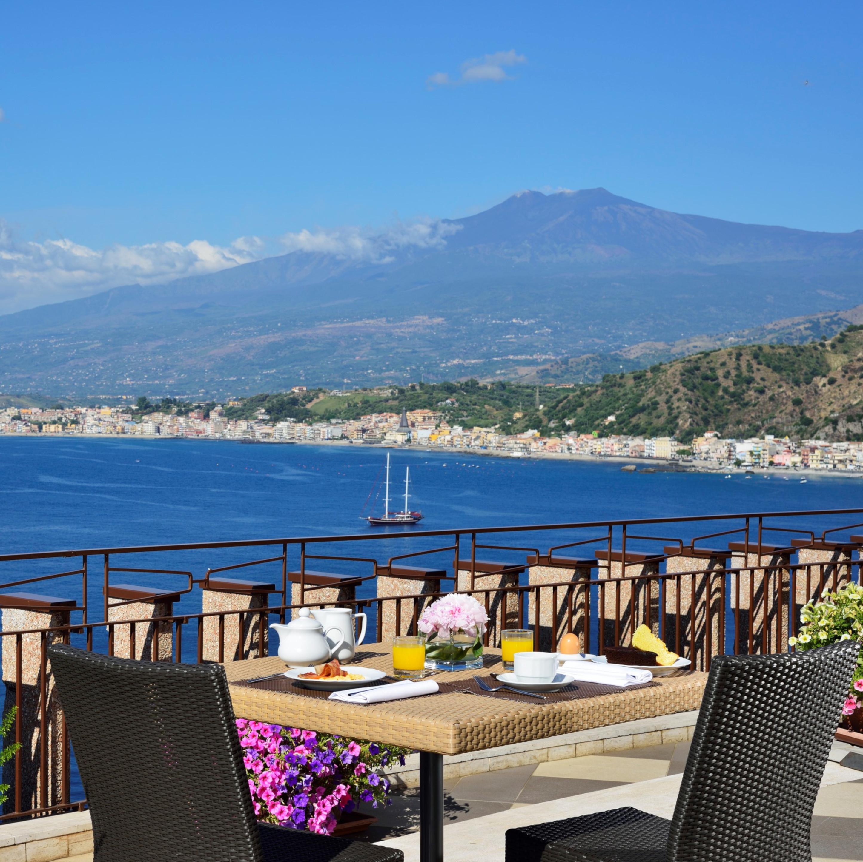 Unahotels Capotaormina Exterior photo