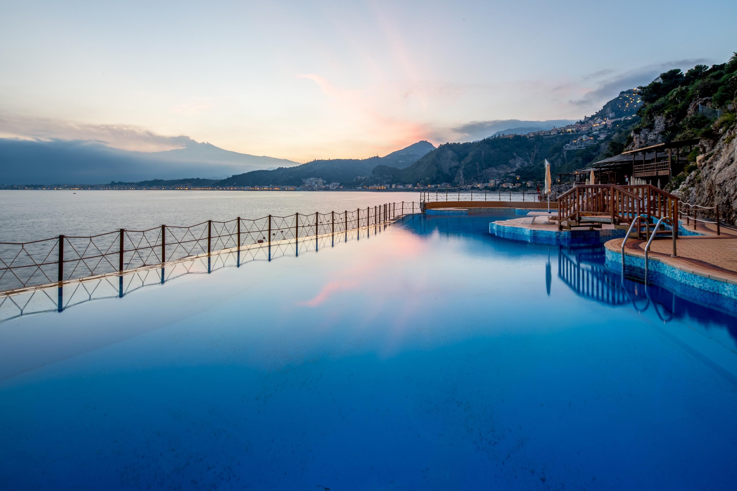 Unahotels Capotaormina Exterior photo